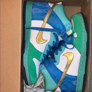 Women’s Nike Dunk High 6.0